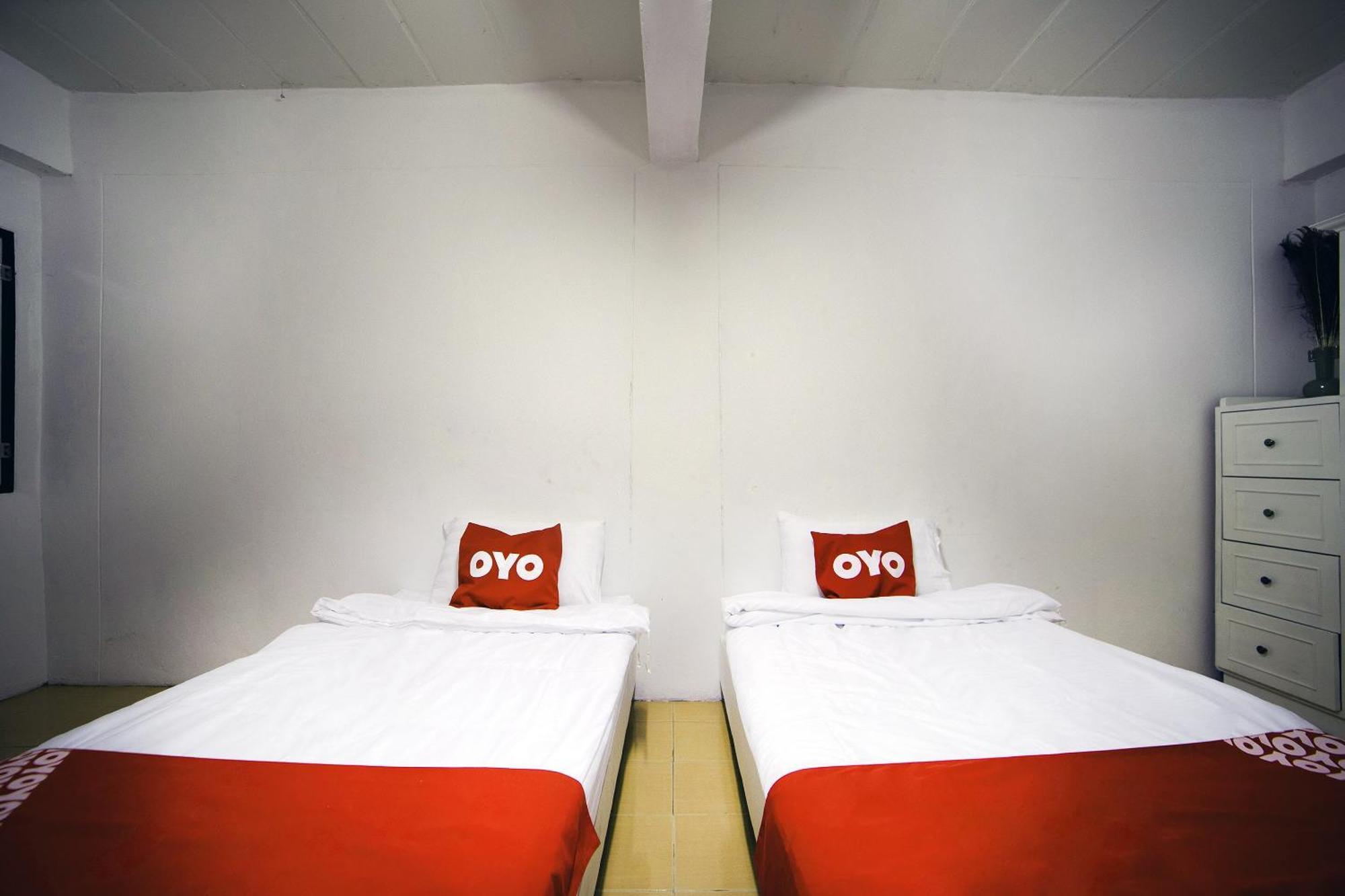 Oyo 560 Chang Hostel Suvarnabhumi Banguecoque Exterior foto